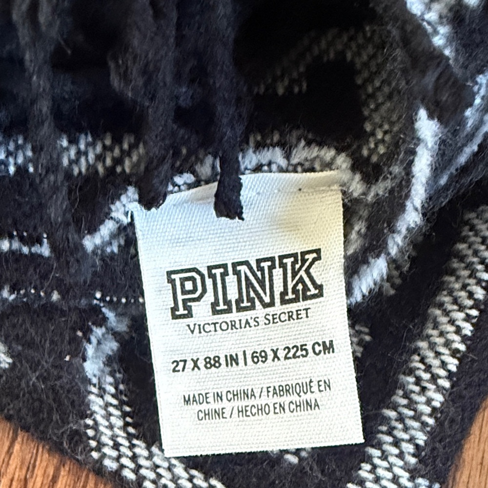 ๐ Victoria's Secret PINK Scarf ๐ - Picture 2 of 3